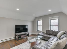 Pet-Friendly Malden Apartment 7 Mi to Boston!, ξενοδοχείο σε Malden