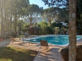 Villa with Large swimming pool and Wi-Fi, hotell i San Gregorio