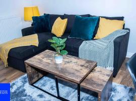 2ndHomeStays-Walsall- A Charming 3-Bed Home with Landscape View - Suitable for Contractors and Families -Large Parking for 3 Vans - Sleeps 8 - 7 mins to J10 M6 and 21 mins to Birmingham，Bloxwich的度假屋