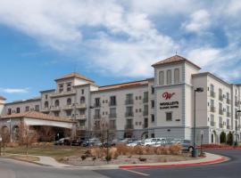 Woolley's Classic Suites Denver Airport, hotell i Aurora