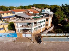 Triplex Curumim - Zohra, hotel em Itaparica Town