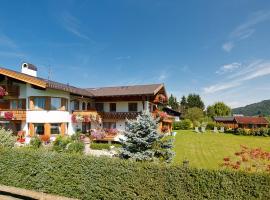 Haus Jäger Ferienwohnungen mit Indoor-Pool, hotel s 5 zvezdicami v mestu Ruhpolding