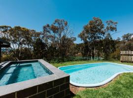 'Tyalla Lodge' Unique Luxe Design in the Mountains, hotel with hot tubs in Mudgee