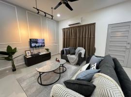 FunkyVila4 14PAX 4BR Near188Tower, ArtStreet, HTTA, cottage in Kuantan