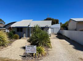 Blue Poles - Pet Friendly, hotel in Robe