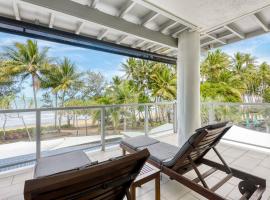 Aspen - Beachfront Bliss at The Drift, resort i Palm Cove