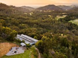 The Riverstone Luxury Eco Home in the Hills, hotel en Apple Tree Flat