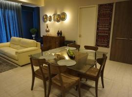 Ferringhi Luxury Suite @ By The Sea, hotel in Batu Ferringhi