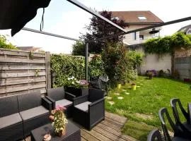 Maison spacieuse, quartier La Madeleine, terrasse et jardin