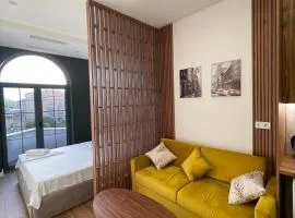 Yellow forest apartment 6