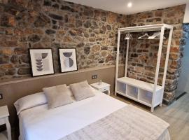 Apartamentos Entrellusa, παραλιακό ξενοδοχείο σε Perlora