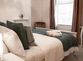 Well decorated 2 bed home in Handbridge, Chester, olcsó hotel Hough Greenben