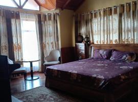 Devku's Villa, hotel-fazenda rural em Shirir