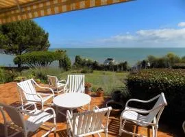 Meschers sur Gironde - FACE A L'ESTUAIRE pour cette MAISON des années 70