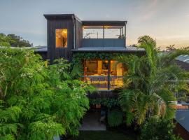 The Beach Abode with Roof Top Garden, hotel in Brunswick Heads