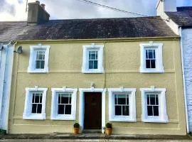 Simple Luxury in Brecon Beacons Village House