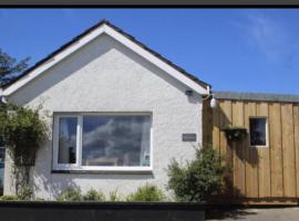 Minimorn at Ardmorn holiday accommodation, pet-friendly hotel in Dunvegan