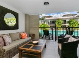'Aqua Oasis' Swim-out Resort Sanctuary