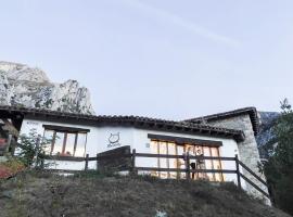 Albergue de Cabañes, biệt thự ở Cabañes
