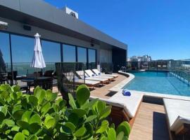 Apartamento Duplo Luxo com Jacuzi 6 lugares, luxury hotel in Itajaí