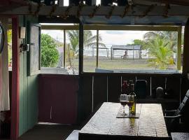 Iguana Azul Pacific Paradise: Buenaventura'da bir otel