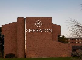 Sheraton Grand Rapids Airport Hotel, hotel perto de Centro das Belas Artes Forest Hills, Grand Rapids