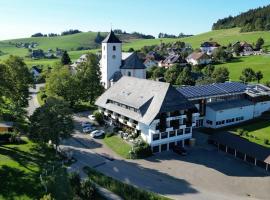 Hotel Kreuz Höhengasthof, pet-friendly hotel sa Breitnau