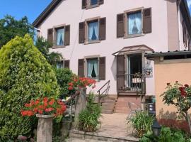 ALSACE GITE 5 PERSONNES - 3 CHAMBRES - 2 SDB, hotell sihtkohas Buhl