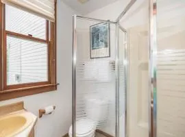 Classic Ski Condo, Steps to Chair 7 and on shuttle route