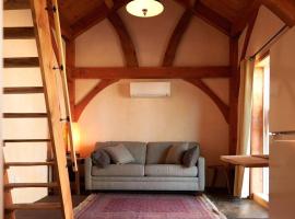 Timber frame guesthouse in NE Portland, guest house in Portland