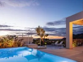 Villa Venetiko - Refined Minimalist Villa with Sunset Bliss by etouri