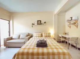 204hideaway-Local Room with Street Food only 15 min walk to Skytrain