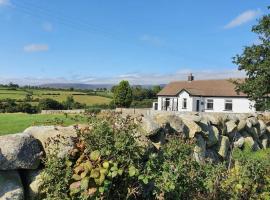 Ramblers Cottage Mourne Mountains, holiday home in Kilkeel