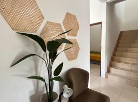 Solehah Homestay, hotel v destinaci Seri Iskandar