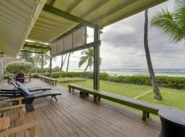 Waianae Beach House with Direct Coast Access and Views، فيلا في Waianae
