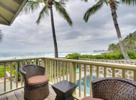 Lava Rock Beach House in Waianae with Private Pool, villa in Waianae