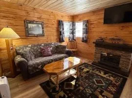 Rowe's Adirondack Cabins of Schroon Lake