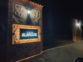 Finca Alarcos, hotel s parkiralištem u gradu 'Valverde'