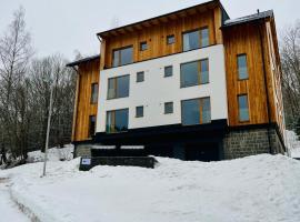 Golden Ridge Apartments, Hotel mit Parkplatz in Špindlerův Mlýn