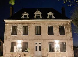 LES JACQUEMARTS NORMANDS Maison d'hôtes - Guesthouse, hotel para famílias em Belmesnil
