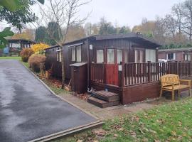 Bunny Lodge 30 - Riverside, lodge in Builth Wells