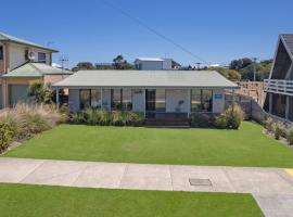 Ocean Spray Retreat, pet-friendly hotel in Port Fairy