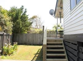 Quiet, Private and Central, cottage in Tairua