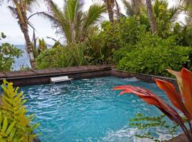 Beach Front/Free Breakfast/Hawaiian Retreat/Luxury, hotel in Hauula