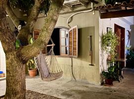 Casa na praia de Piratininga - região oceânica, hotel en Niterói
