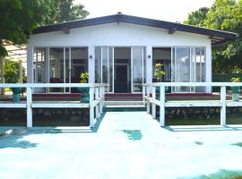 Thalladi Holiday Bungalow, hotell i Mannar