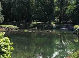 Jarnac, charmante maison au bord du fleuve, hotel em Jarnac