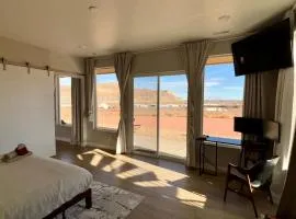 Crimson Suite~ Canyon Desert Getaway with views