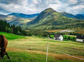 Holiday home among the pearls of Norway, hotell i Stranda