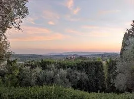 Apartment Picasso in large park with heated pool